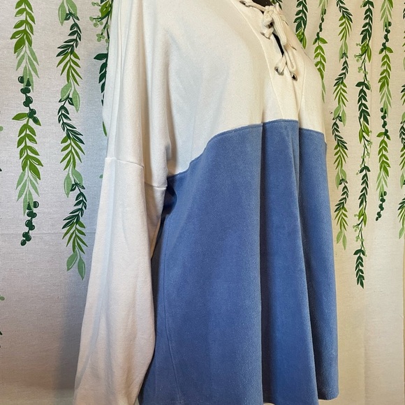 Size XL Terry Cloth LuLaRoe Blue/White Crewneck Sweatshirt B1 - Picture 3 of 6